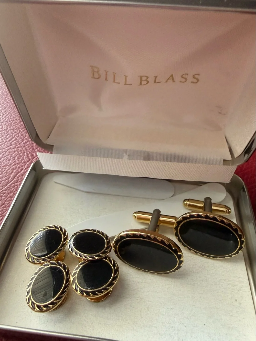 Bill Blass Cufflink Set Black Onyx Set in a Polished Gold-Plated Frame Formal